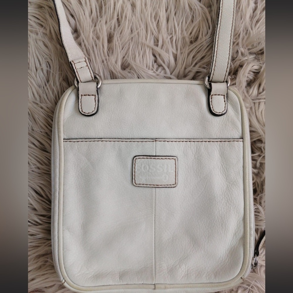 Fossil crossbody bag with cardholder inside white pre❤️loved